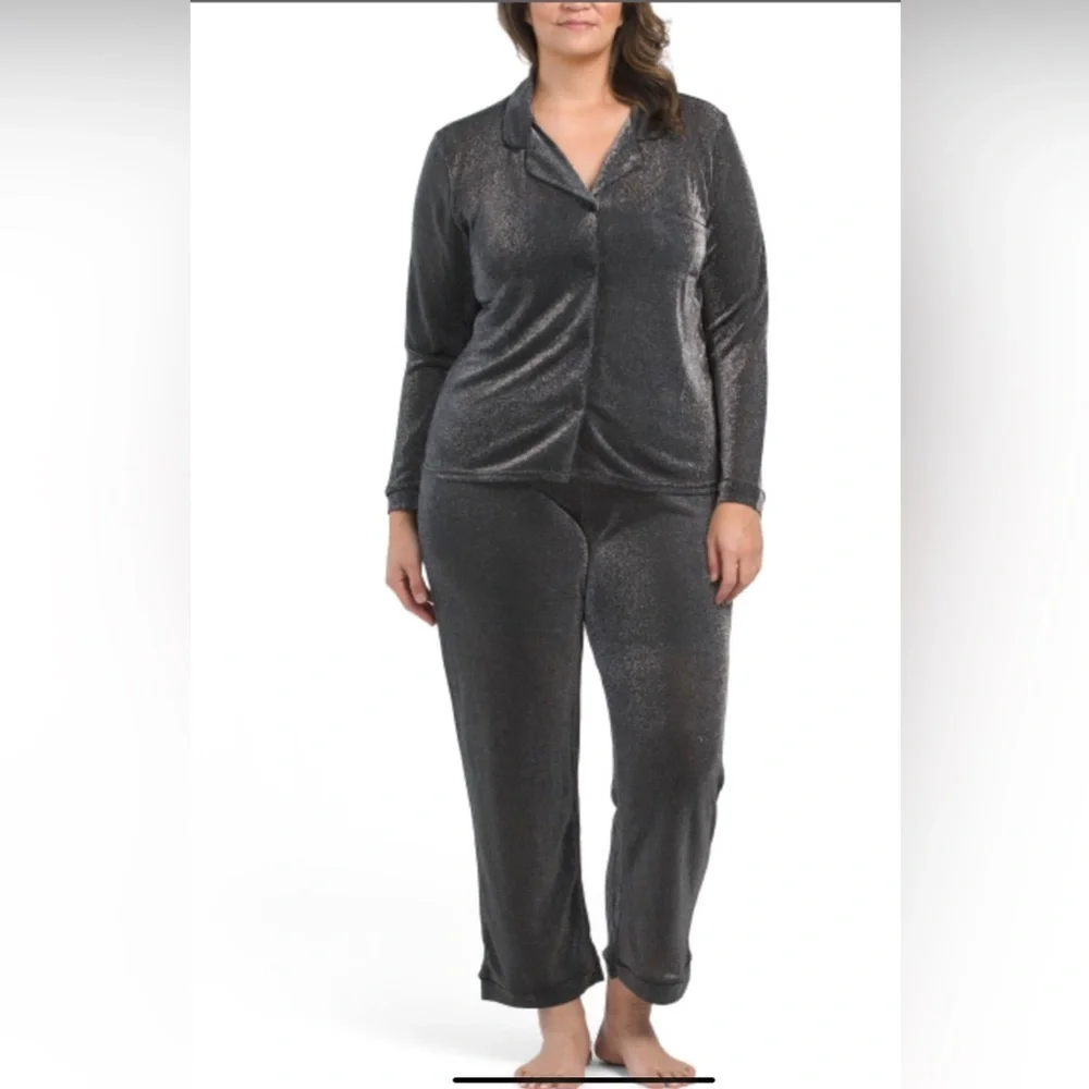 RACHEL ZOE 2 Piece Silver Metallic Shimmer Pajama Set. Women’s Size Medium.